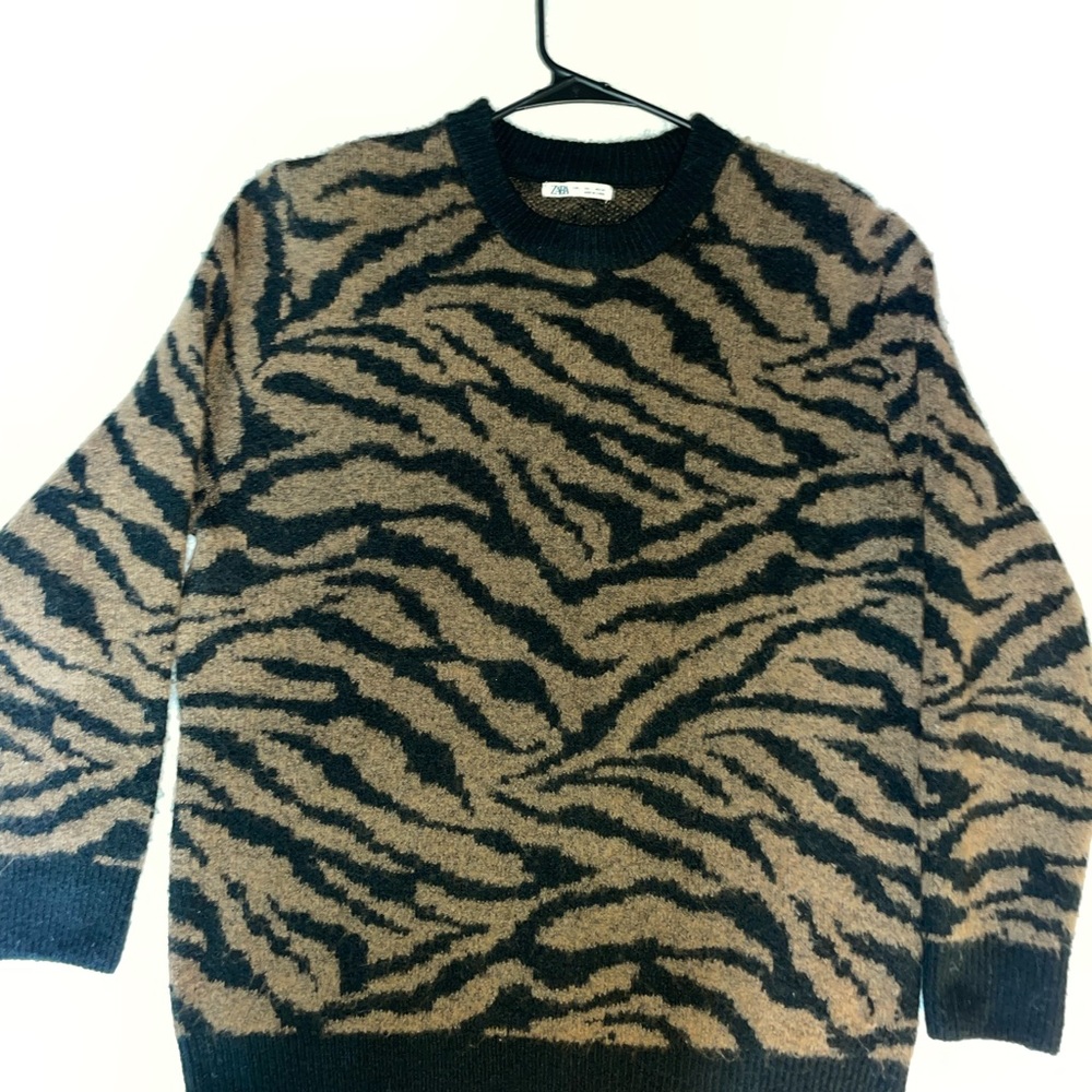 Zara tiger print sweater (Large)
